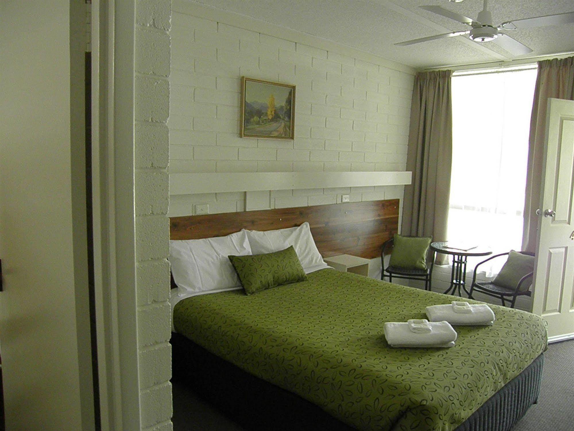 7Th Street Motel Милдьюра Экстерьер фото