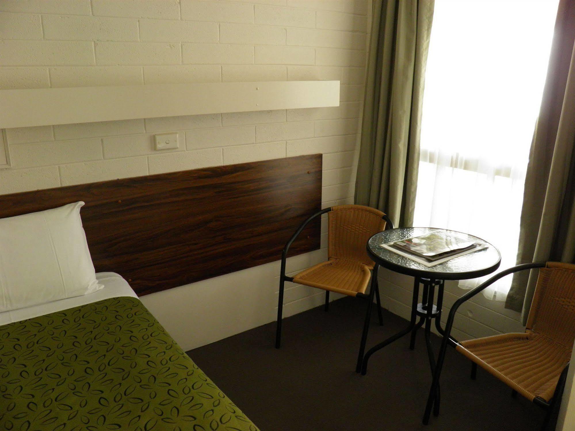 7Th Street Motel Милдьюра Экстерьер фото