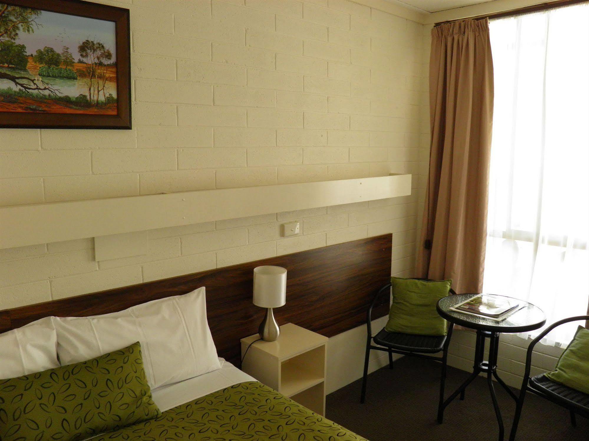 7Th Street Motel Милдьюра Экстерьер фото