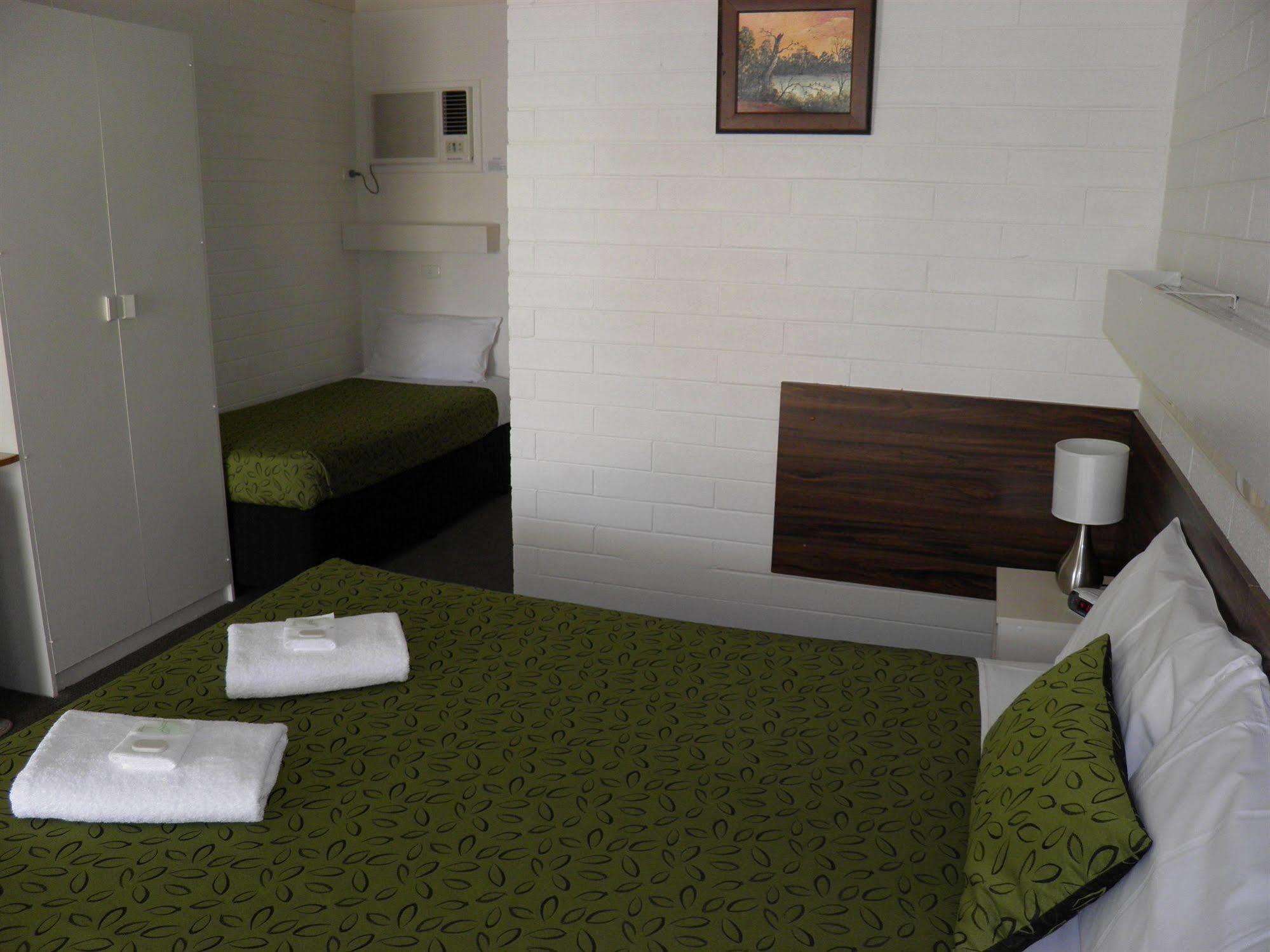 7Th Street Motel Милдьюра Экстерьер фото
